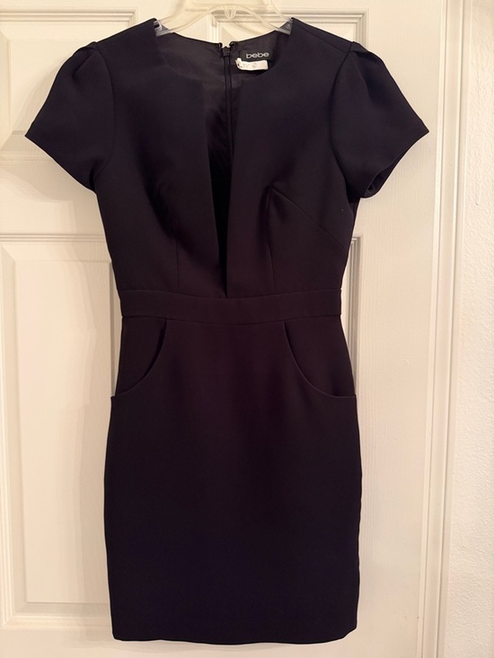 bebe Dresses & Skirts - bebe Black Short Sleeve V-Plunge Sheath Dress